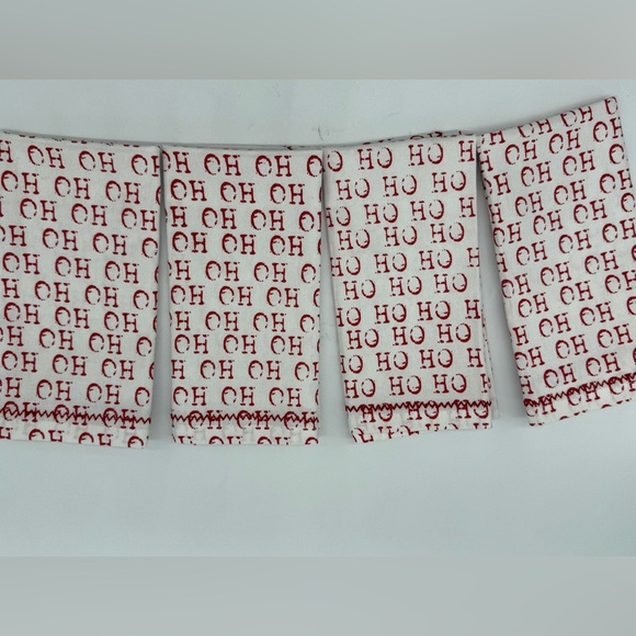 Mud Pie Festive Red and White 'Ho Ho Ho' Dinner Napkins - Picture 1 of 6